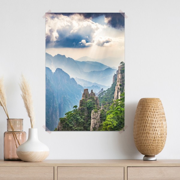 Plakat mglista sceneria górskich klifów z promieniami słońca – Wallissimo® Plakat mglista sceneria górskich klifów z promieniami słońca – Wallissimo®