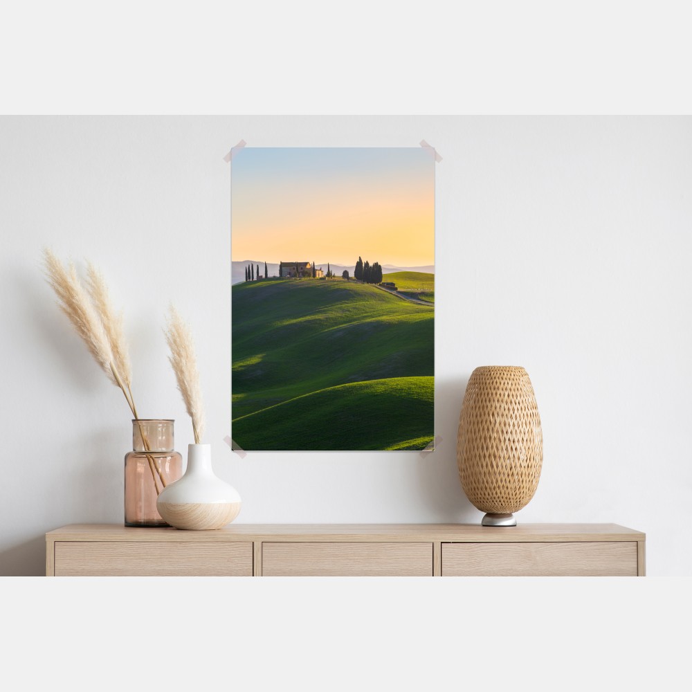 Plakat gospodarstwo na zielonych wzgórzach, Crete Senesi – Wallissimo® Plakat gospodarstwo na zielonych wzgórzach, Crete Senesi – Wallissimo®