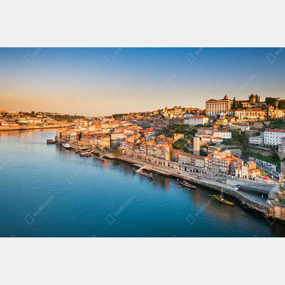 Plakat słoneczna panorama nabrzeża Porto o zachodzie słońca – Wallissimo® Plakat słoneczna panorama nabrzeża Porto o zachodzie słońca – Wallissimo®