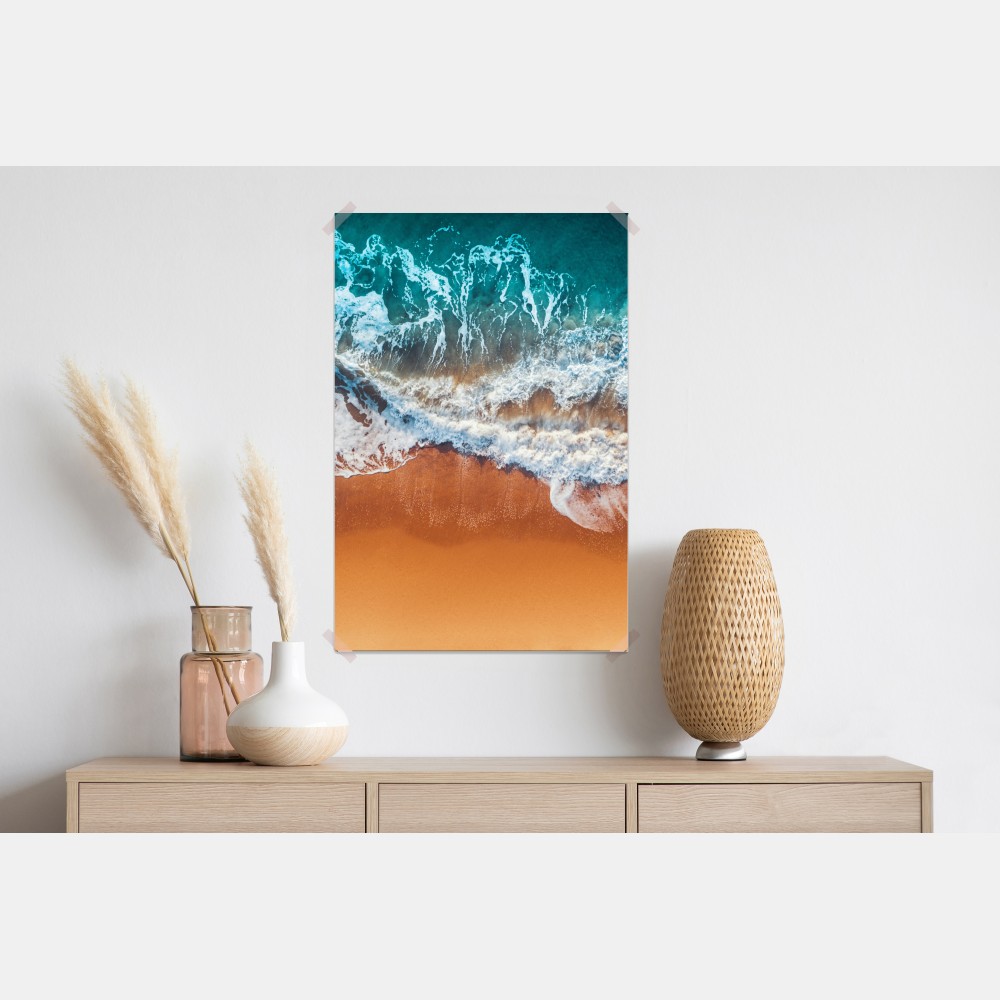 Plakat lotnicze ujęcie turkusowych fal na piaszczystej plaży – Wallissimo® Plakat lotnicze ujęcie turkusowych fal na piaszczystej plaży – Wallissimo®