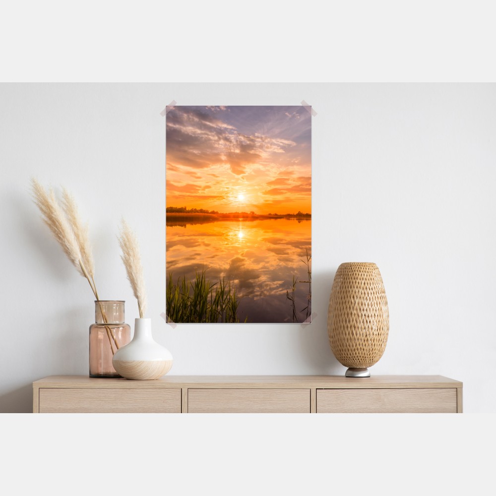 Plakat złoty zachód słońca nad spokojnym jeziorem – Wallissimo® Plakat złoty zachód słońca nad spokojnym jeziorem – Wallissimo®