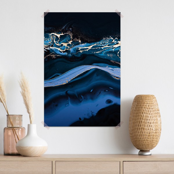 Plakat granatowo-złota abstrakcja w ruchu – Wallissimo® Plakat granatowo-złota abstrakcja w ruchu – Wallissimo®