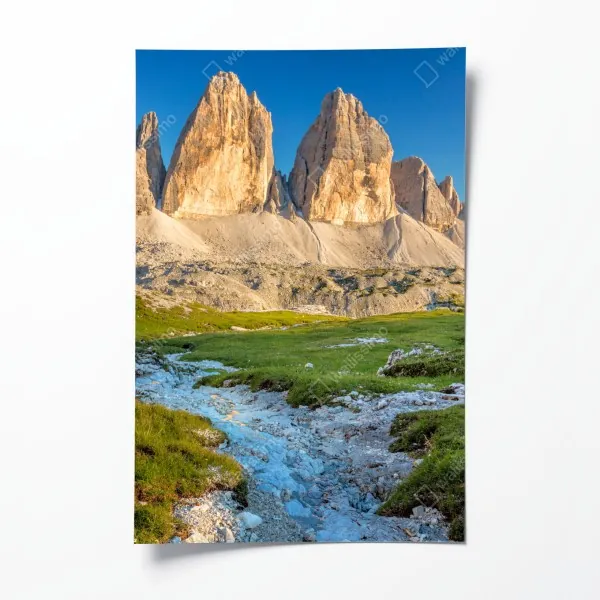 Plakat Tre Cime di Lavaredo nad alpejską łąką