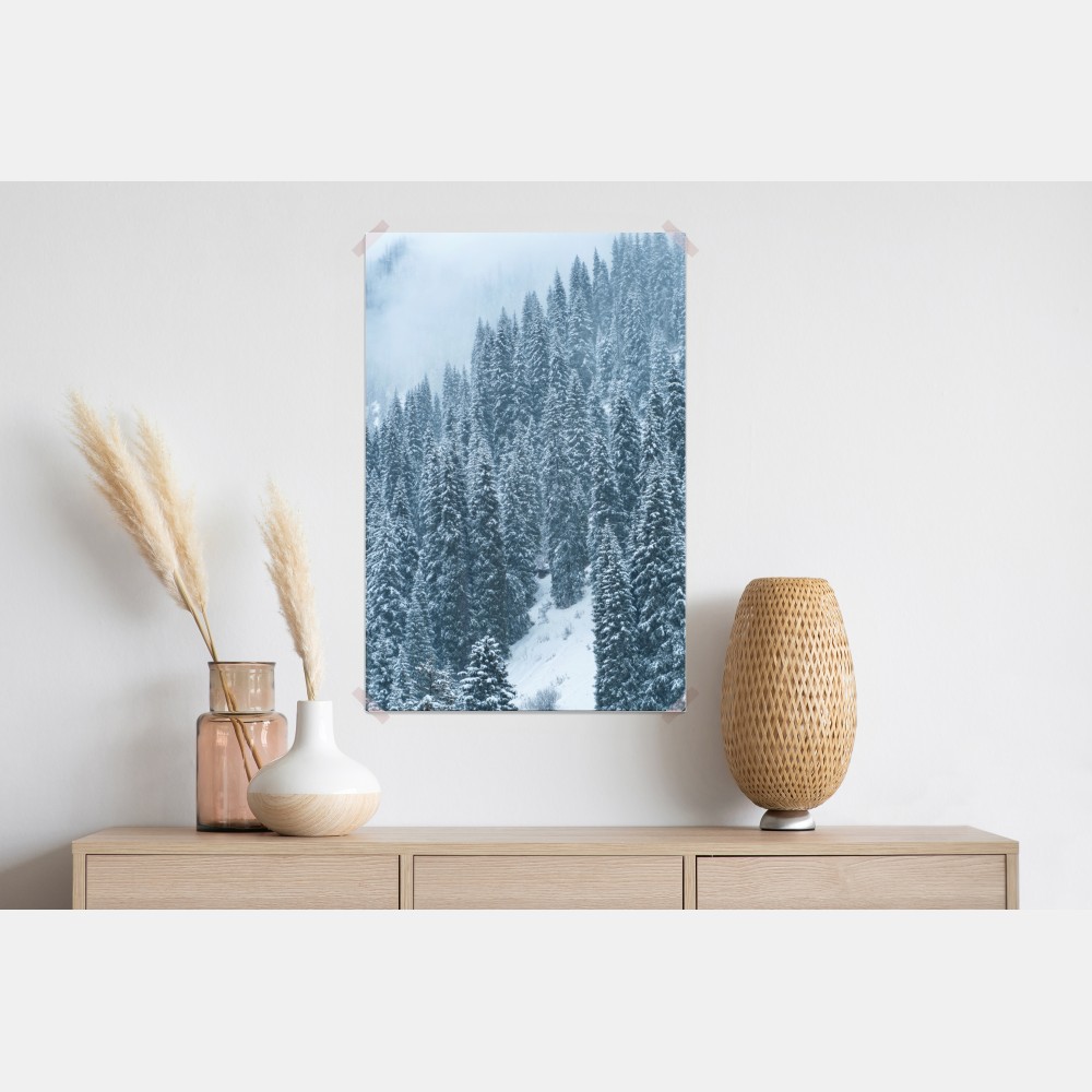 Plakat mglisty ośnieżony las sosnowy – Wallissimo® Plakat mglisty ośnieżony las sosnowy – Wallissimo®