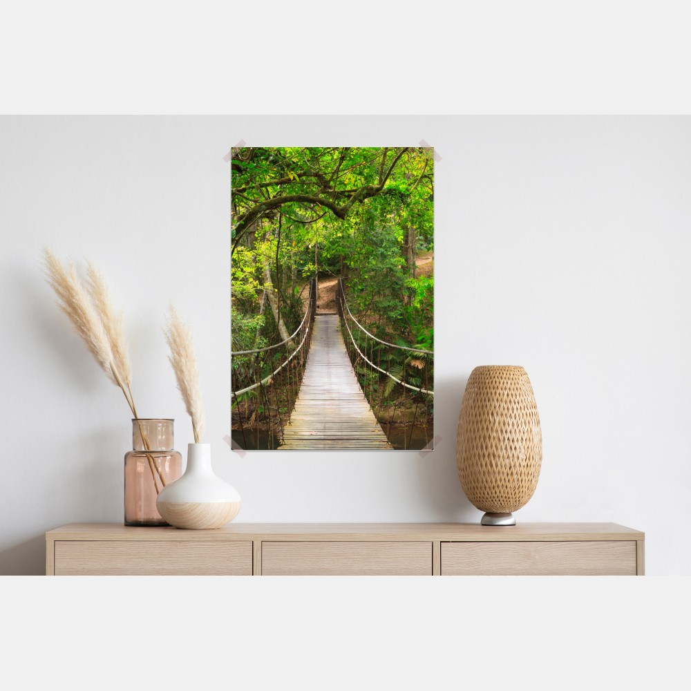 Plakat wiszący drewniany most w zielonym lesie – Wallissimo® Plakat wiszący drewniany most w zielonym lesie – Wallissimo®
